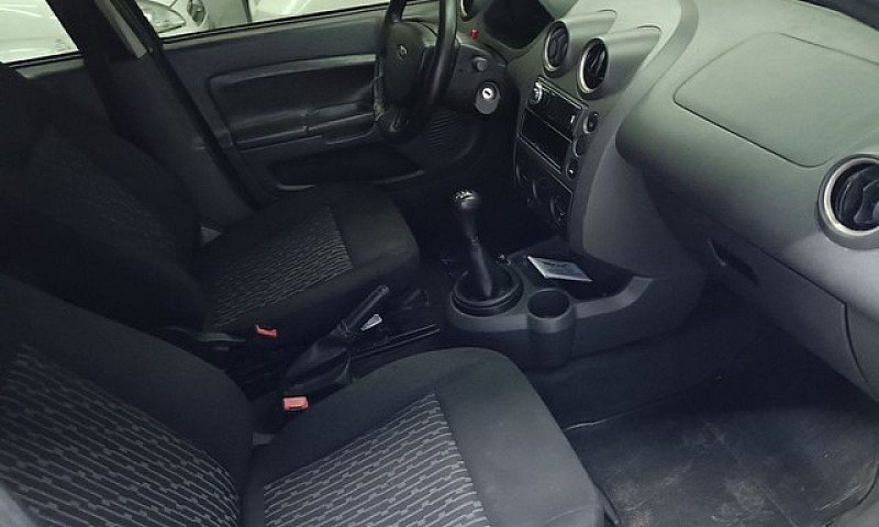Ford Fiesta 1.6 Seda...