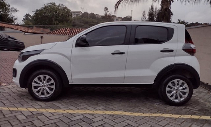 Fiat Mobi 2022...