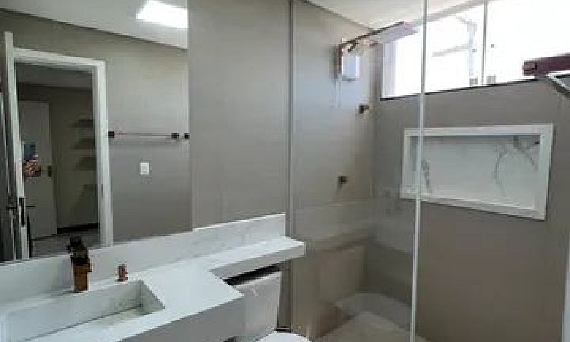 # Casa No Condomínio...