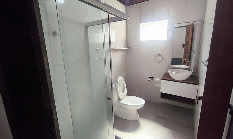 Alugo Casa Térrea Em...
