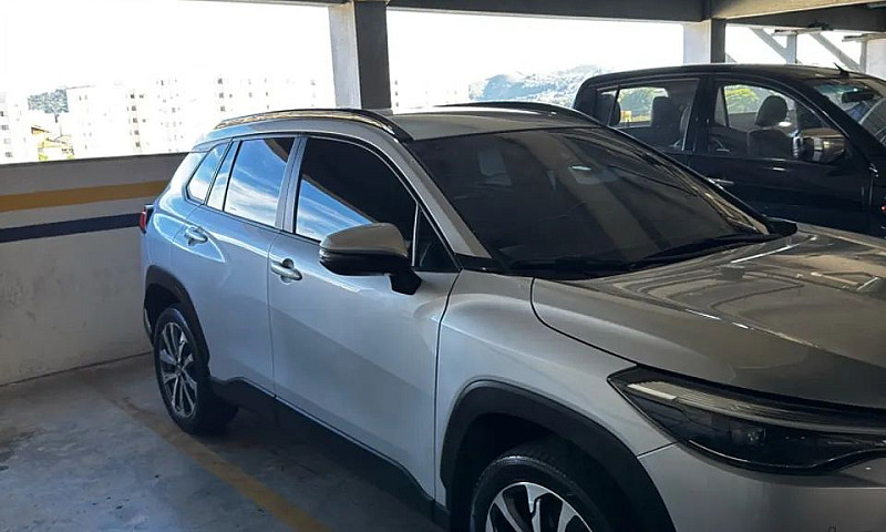 Toyota Corolla Cross...