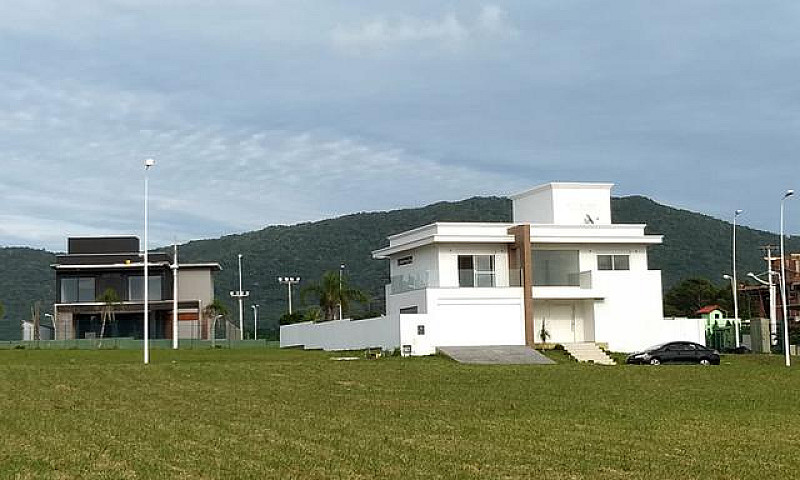 Linda Casa Em Cond**...