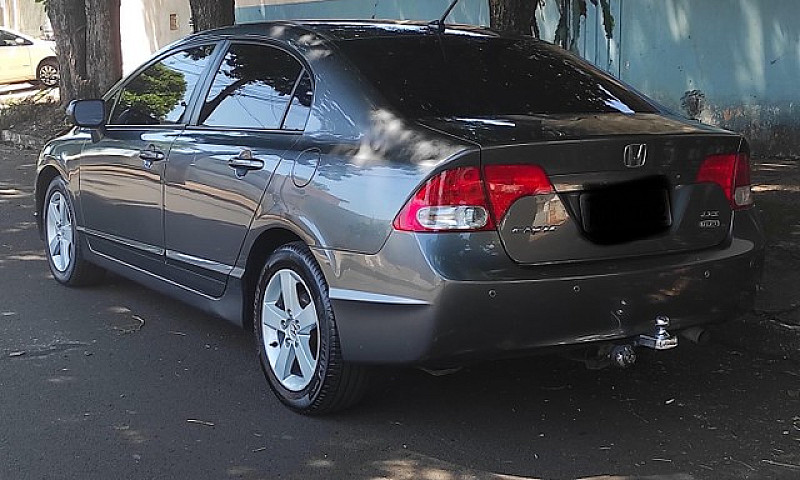 Honda Civic 1.8...