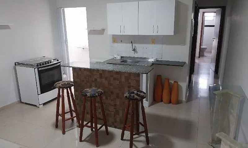 Apto Com 2/4  R$- 2....