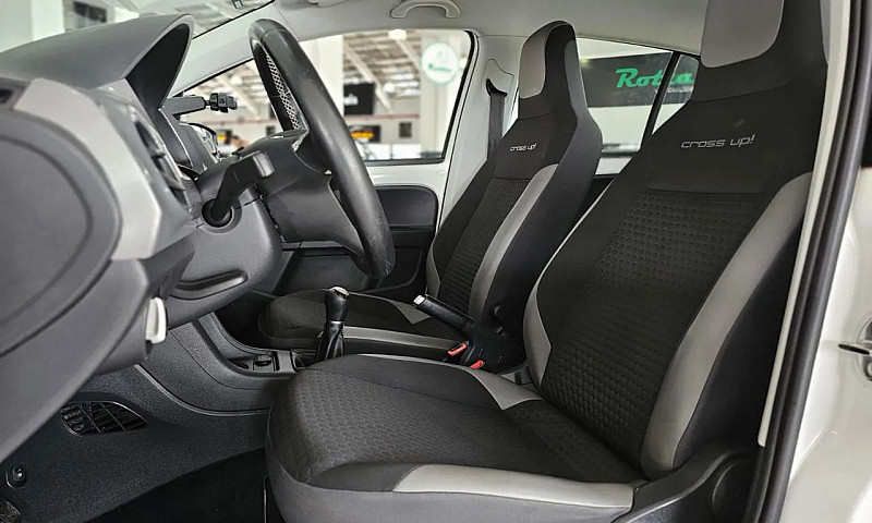 Volkswagen Up! Cross...