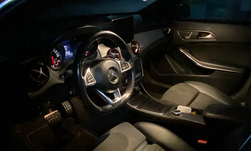 Mercedes-Benz Cla-25...