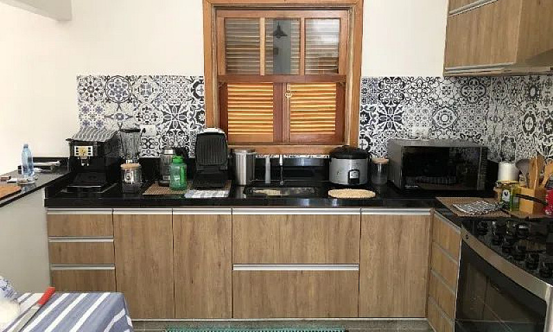 Casa Em Cova De Onça...