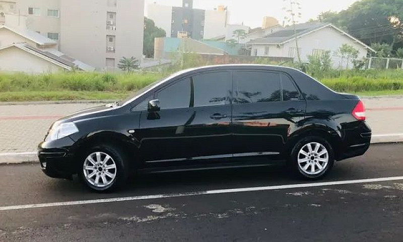 Nissan Tiida...