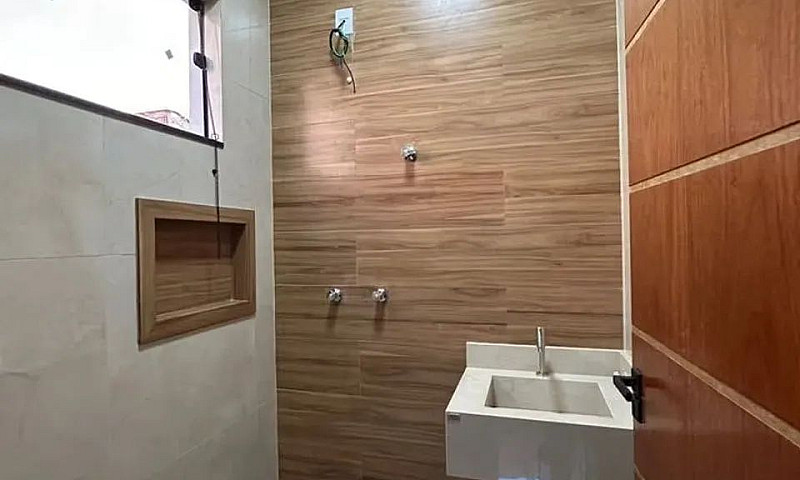 Ótima Casa A Venda N...