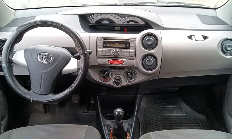 Toyota Etios Xs Seda...