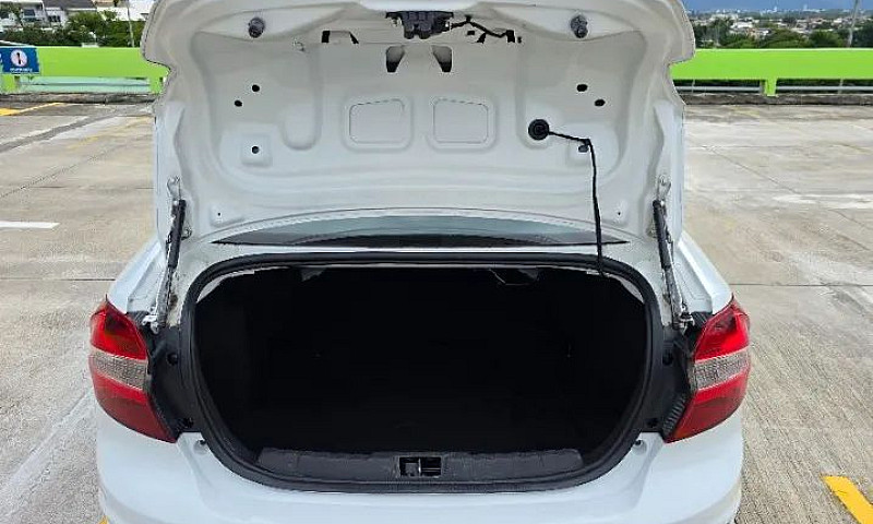 Ford Ka+ Sedan 1.5 -...