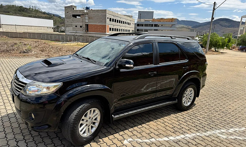 Toyota Hilux Sw4 Srv...
