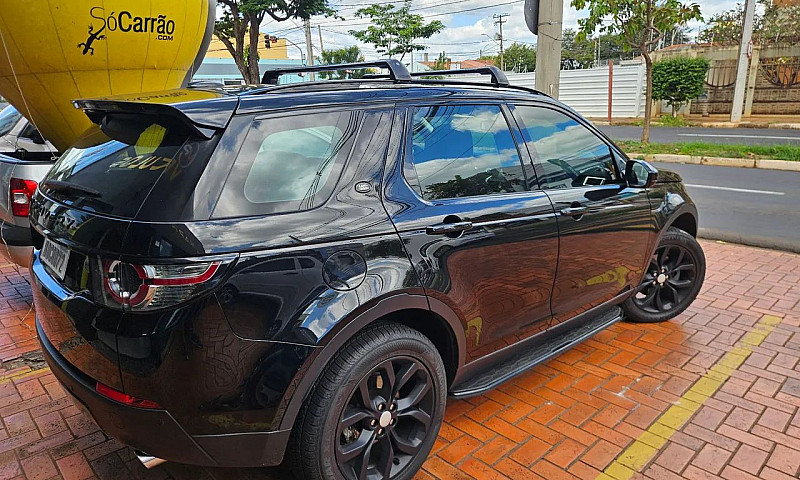 Land Rover Discovery...