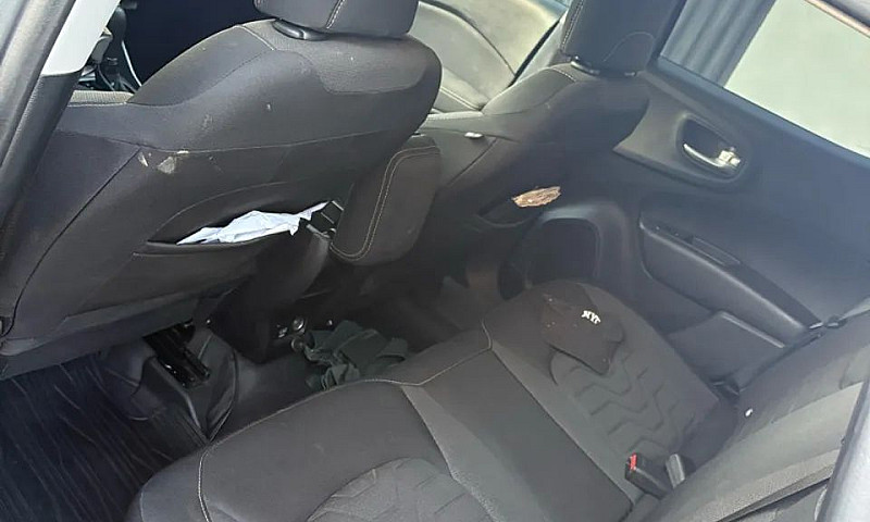 Fiat Toro Freedom 1....