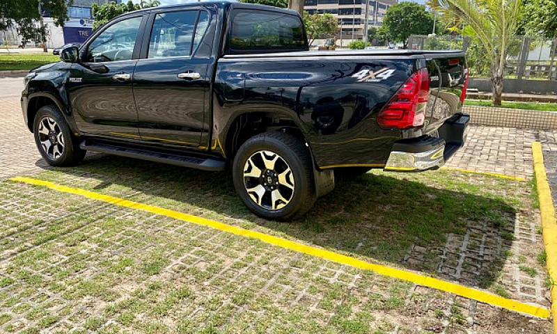 Toyota Hilux Srx 202...