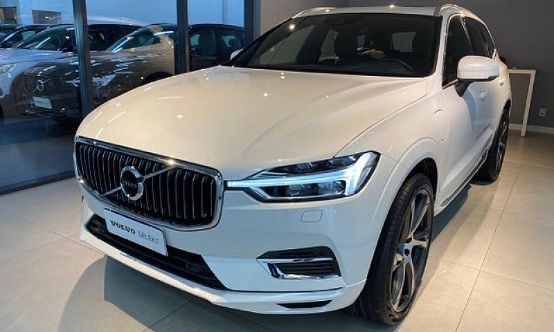 Xc60 T8 Momentum Hyb...