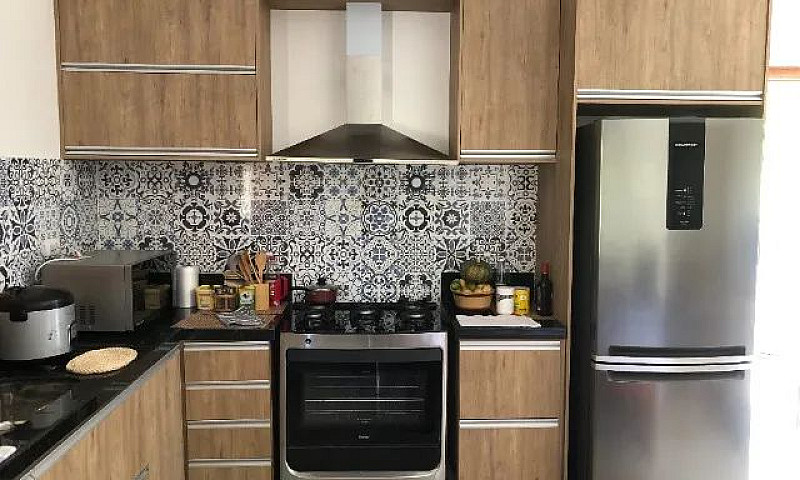 Casa Em Cova De Onça...