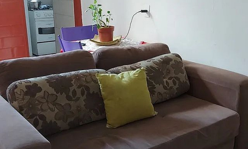 Alugo Pequeno Aparta...