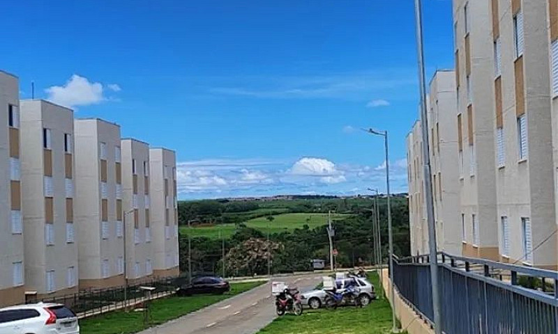 Aluga-Se Apartamento...