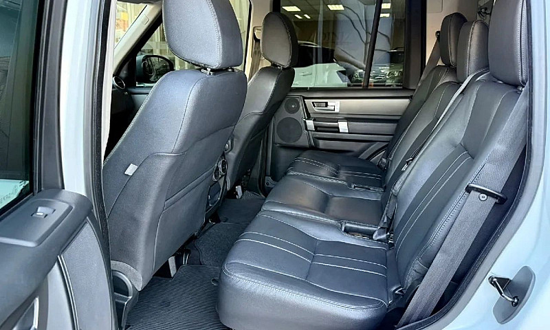 Land Rover Discovery...