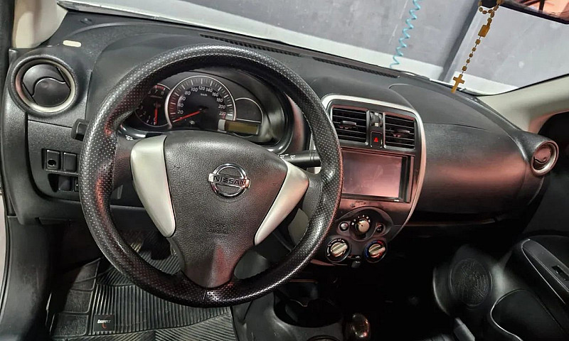 Nissan Versa 1.0 12V...