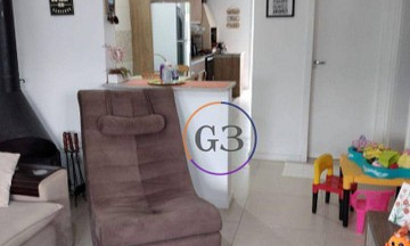 Casa Com 2 Dormitóri...