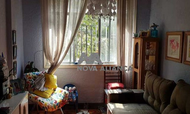 Apartamento-À Venda-...