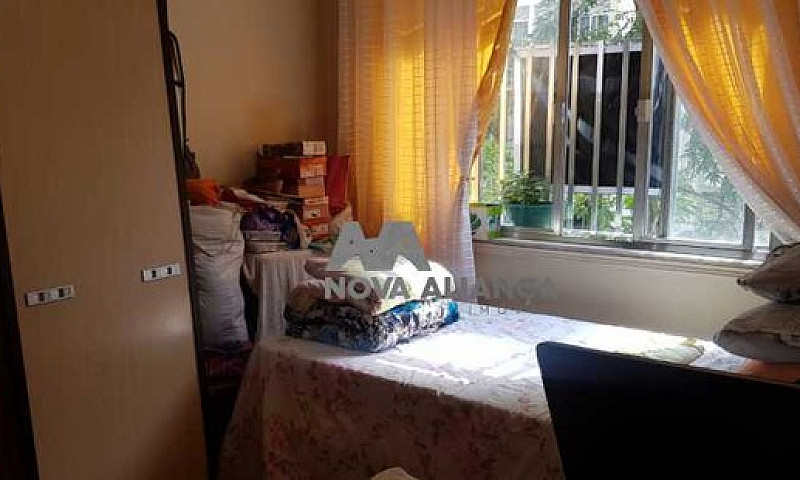 Apartamento-À Venda-...