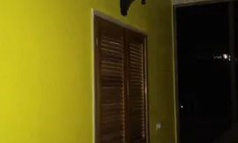 Casa Em Cova De Onça...