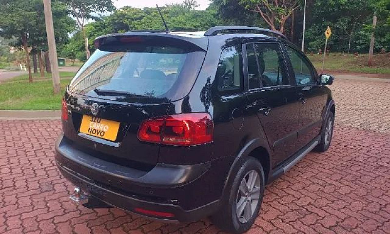 Volkswagen Space Cro...