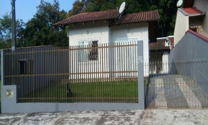 Vende-Se Casa No Bai...