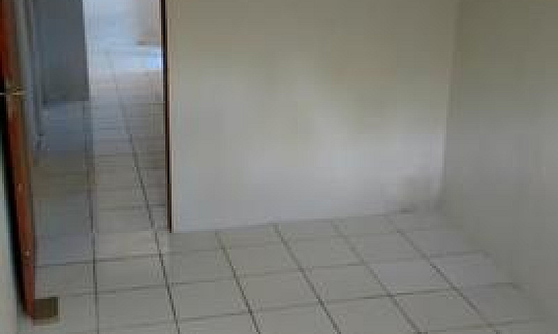 Aluga-Se Casa Conjun...