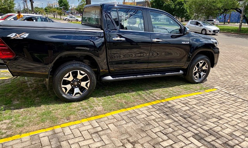 Toyota Hilux Srx 202...