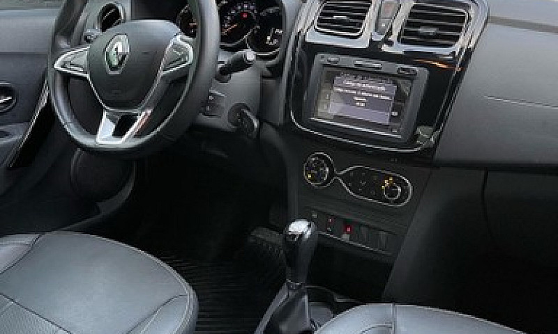 Renault Logan Iconic...