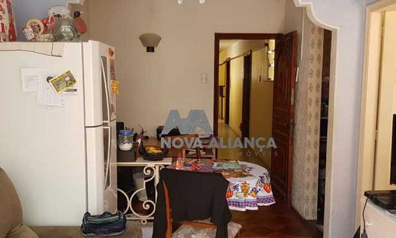 Apartamento-À Venda-...