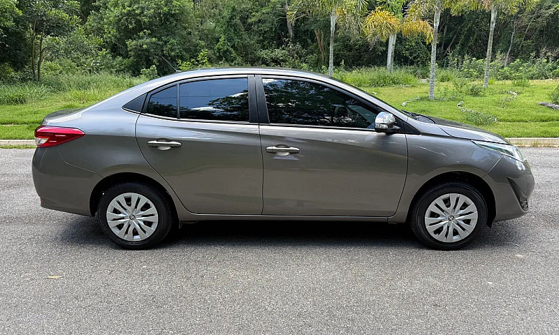 Toyota Yaris Xl Live...