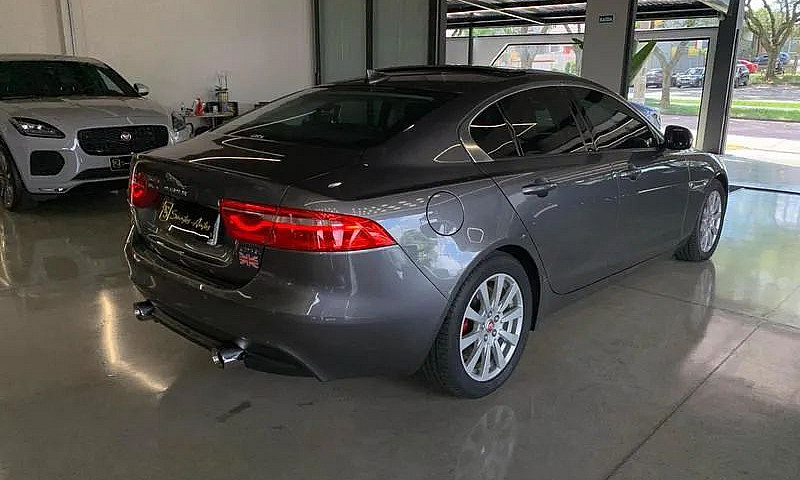 Jaguar Xe 2.0 Turboc...