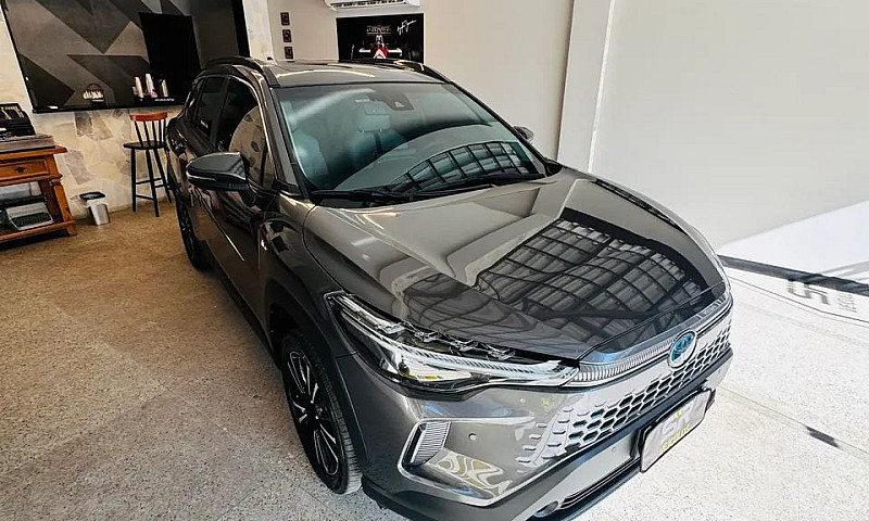 Toyota Corolla Cross...