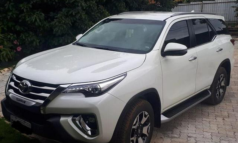 Toyota Hilux 2019 2....