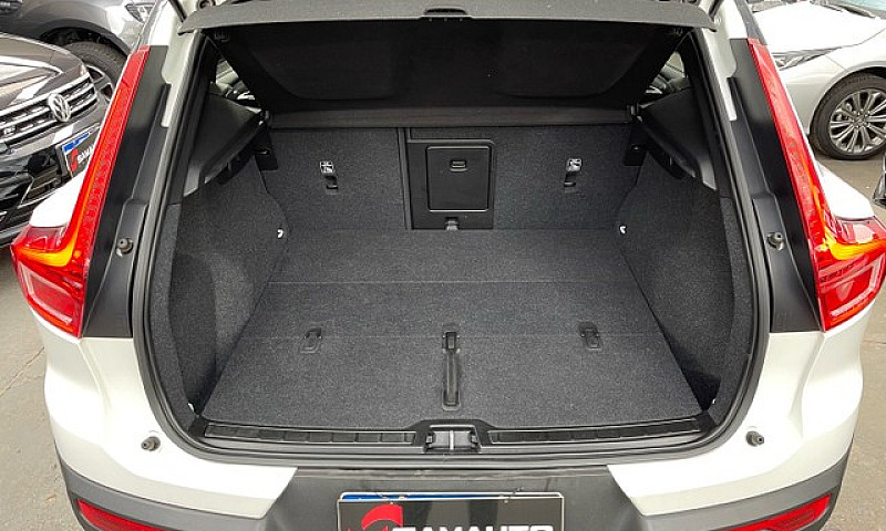 Volvo Xc-40 T5 Momen...