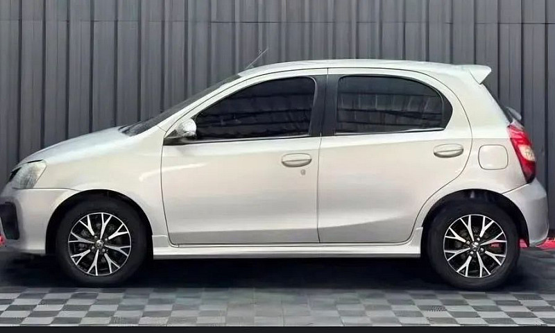 Toyota Etios Platinu...