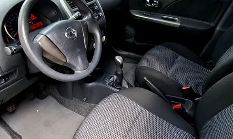 Nissan March S 1.0 1...