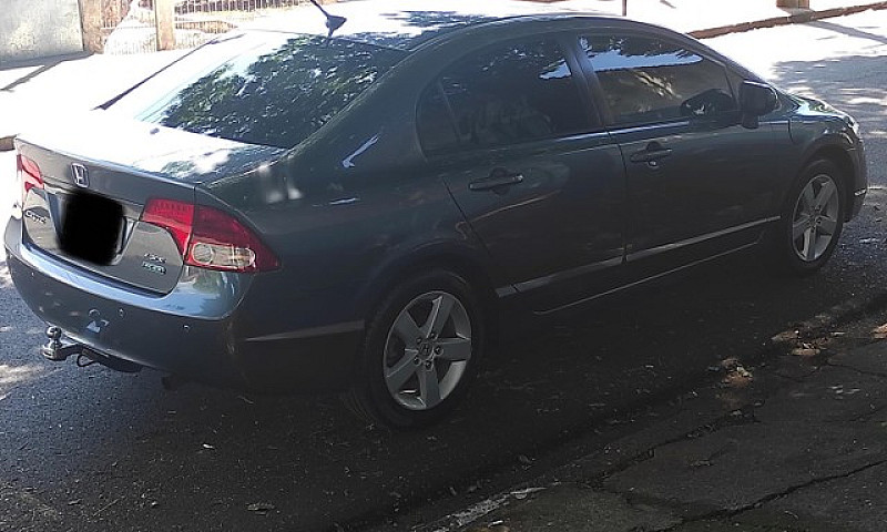 Honda Civic 1.8...