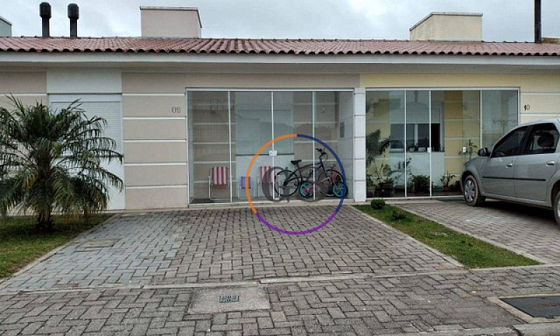 Casa Com 2 Dormitóri...