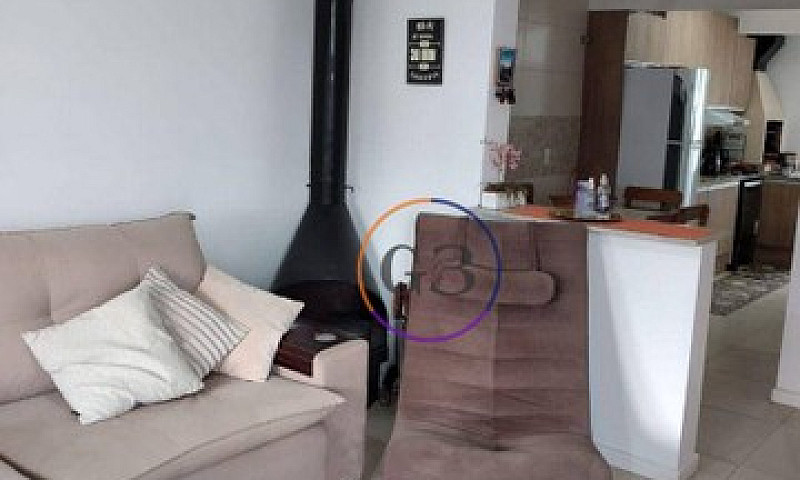 Casa Com 2 Dormitóri...