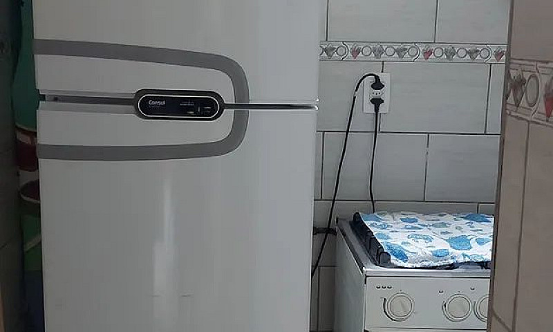 Alugo Pequeno Aparta...