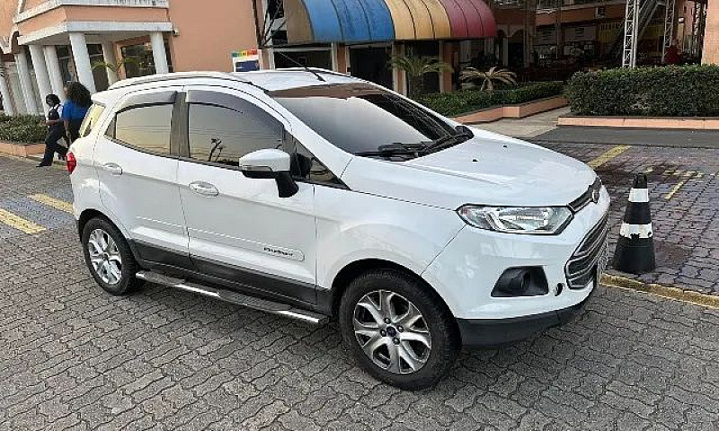 Ford Ecosport Titani...