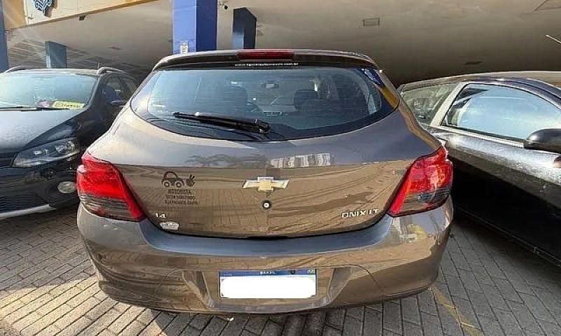 Chevrolet Onix Hatch...