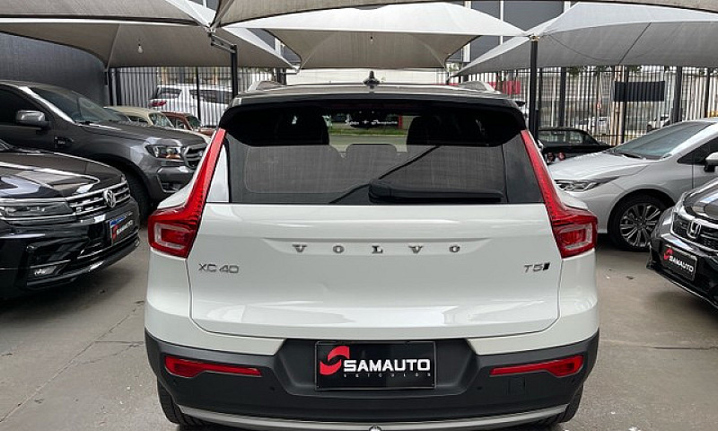 Volvo Xc-40 T5 Momen...