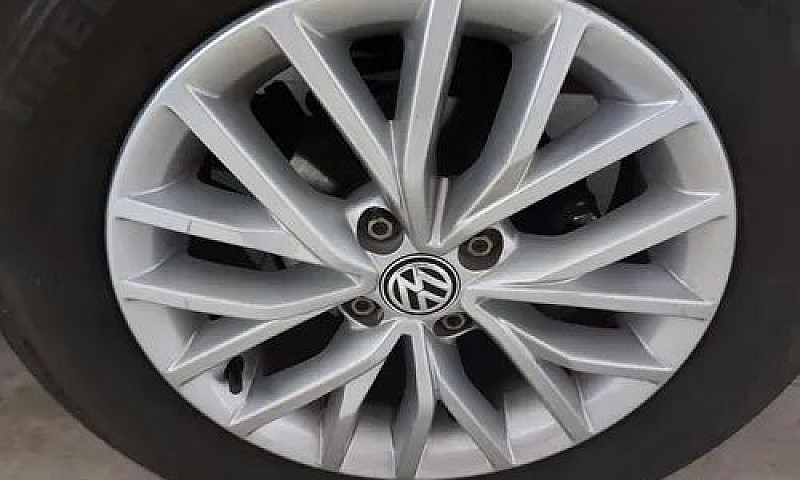Volkswagen Saveiro 1...